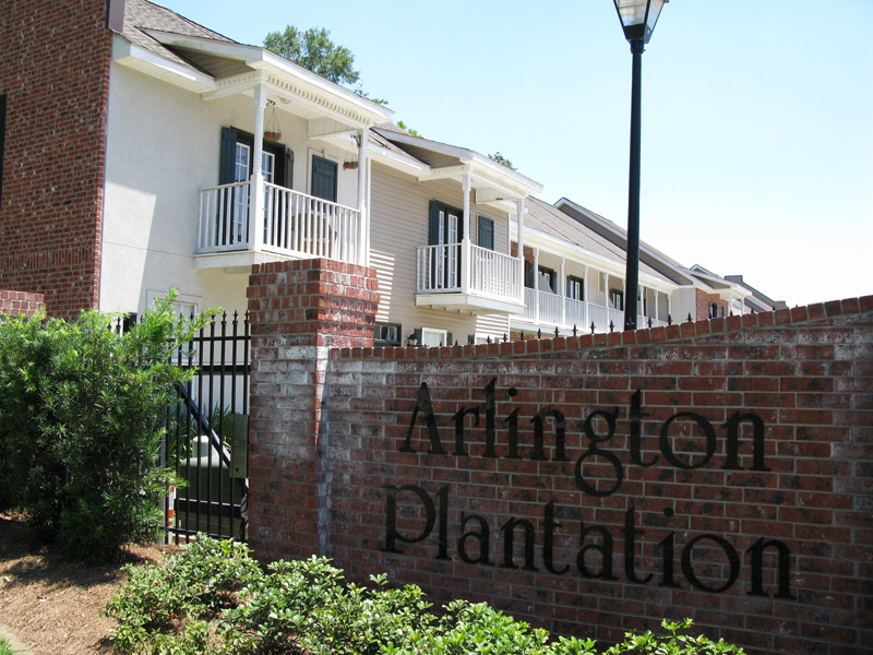 Arlington Platation Sign