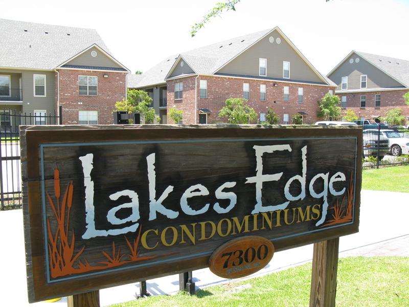 Lakes Edge Apartments